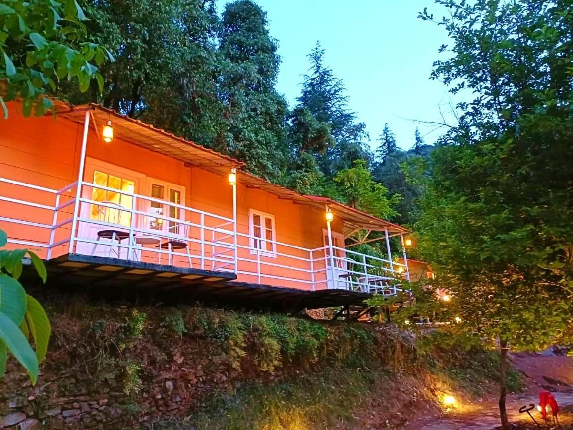 Aaroham Resort Shimla ! Luxury Cottage By Aamod Group Exteriör bild