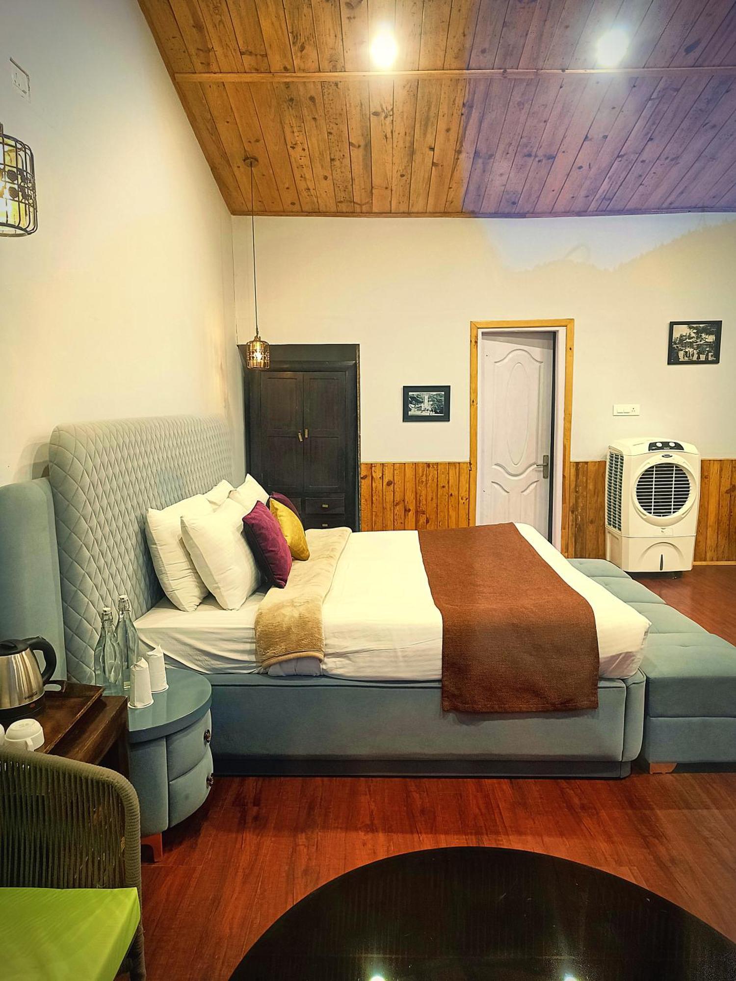 Aaroham Resort Shimla ! Luxury Cottage By Aamod Group Rum bild